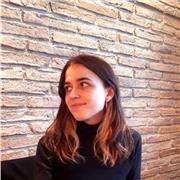 Profesora titulada en diseño artístico para videojuegos y aplicaciones y con máster en diseño gráfico.